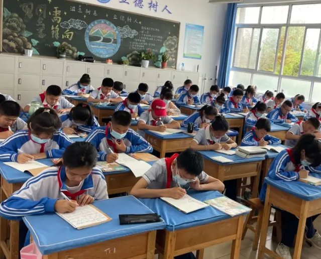 切实满意群众对优质教育资源的需求让优质教育惠及千家万户
